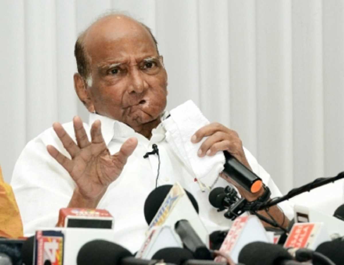 पार्टी की इच्छा के आगे झुके शरद पवार, बने रहेंगे एनसीपी के अध्यक्ष